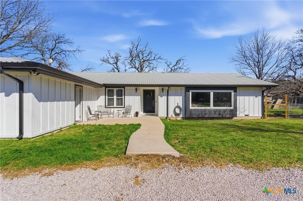 1115 County Road 2102 Lometa, TX 76853