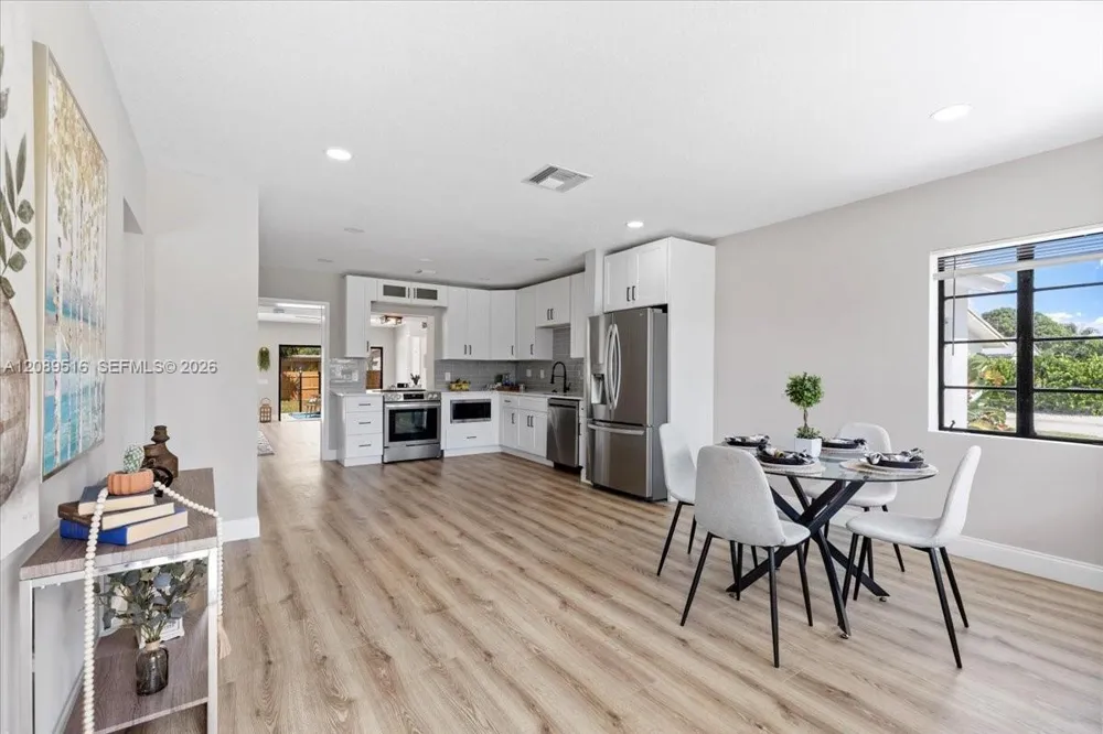 1227 Ocean Breeze Lake Worth, FL 33460