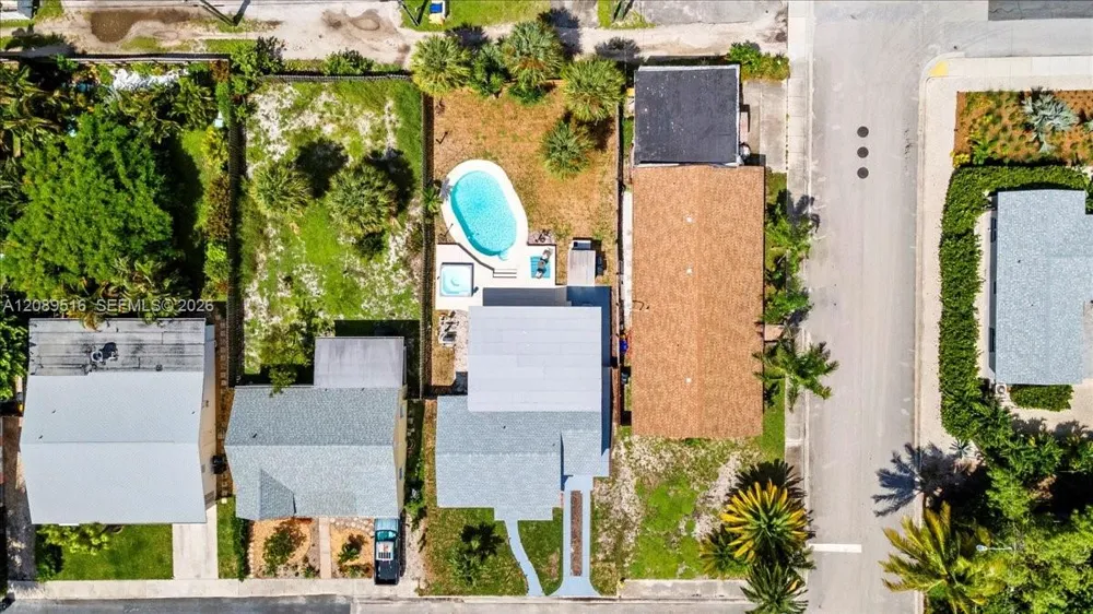 1227 Ocean Breeze Lake Worth, FL 33460