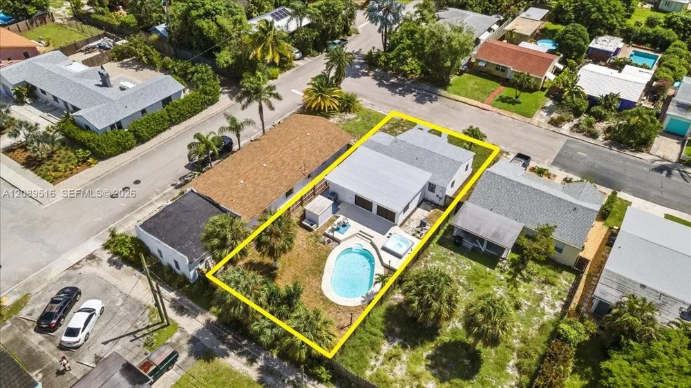 1227 Ocean Breeze Lake Worth, FL 33460