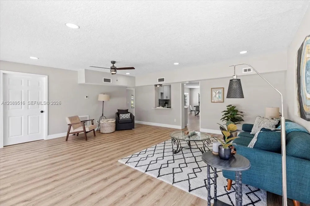 1227 Ocean Breeze Lake Worth, FL 33460