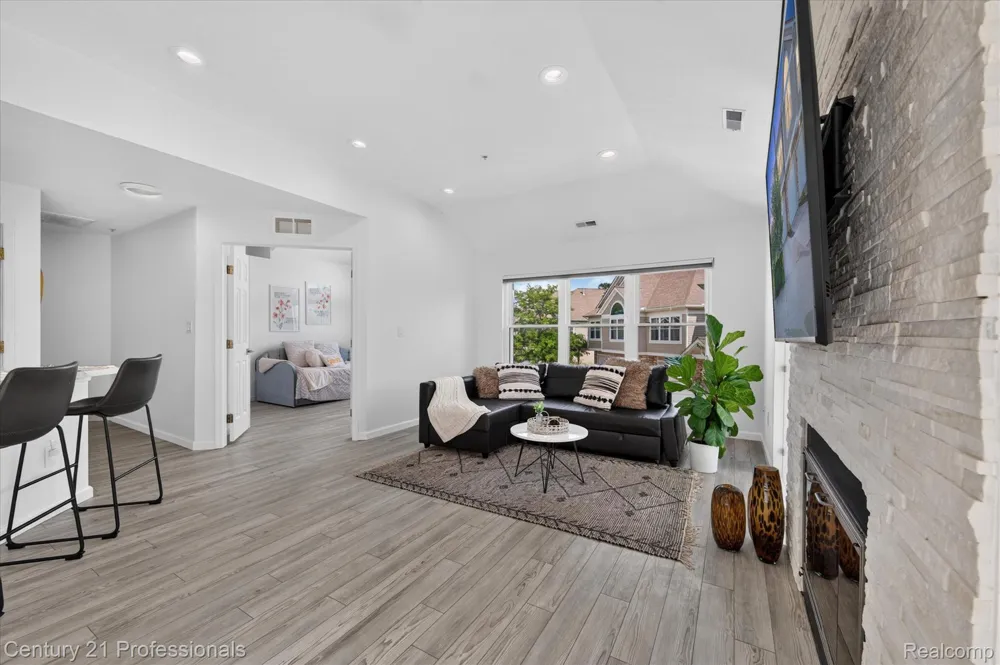 1737 Coburn Court Ann Arbor City, MI 48108