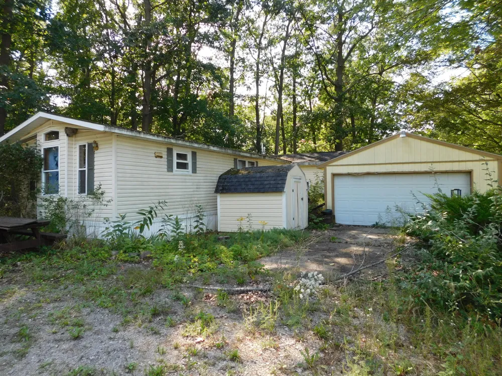 304 Magellan Avenue Roscommon Township, MI 48629