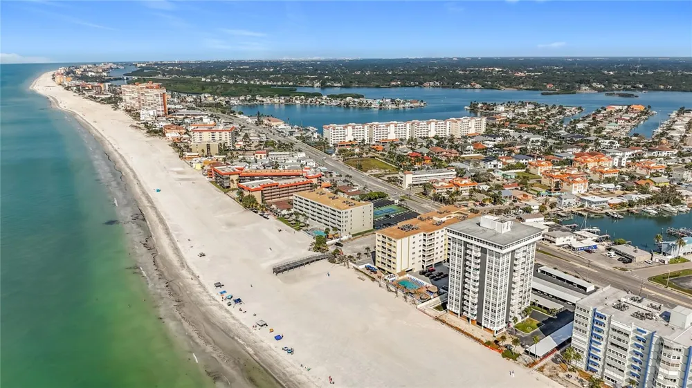 17408 GULF BLVD #1302 Redington Shores, FL 33708