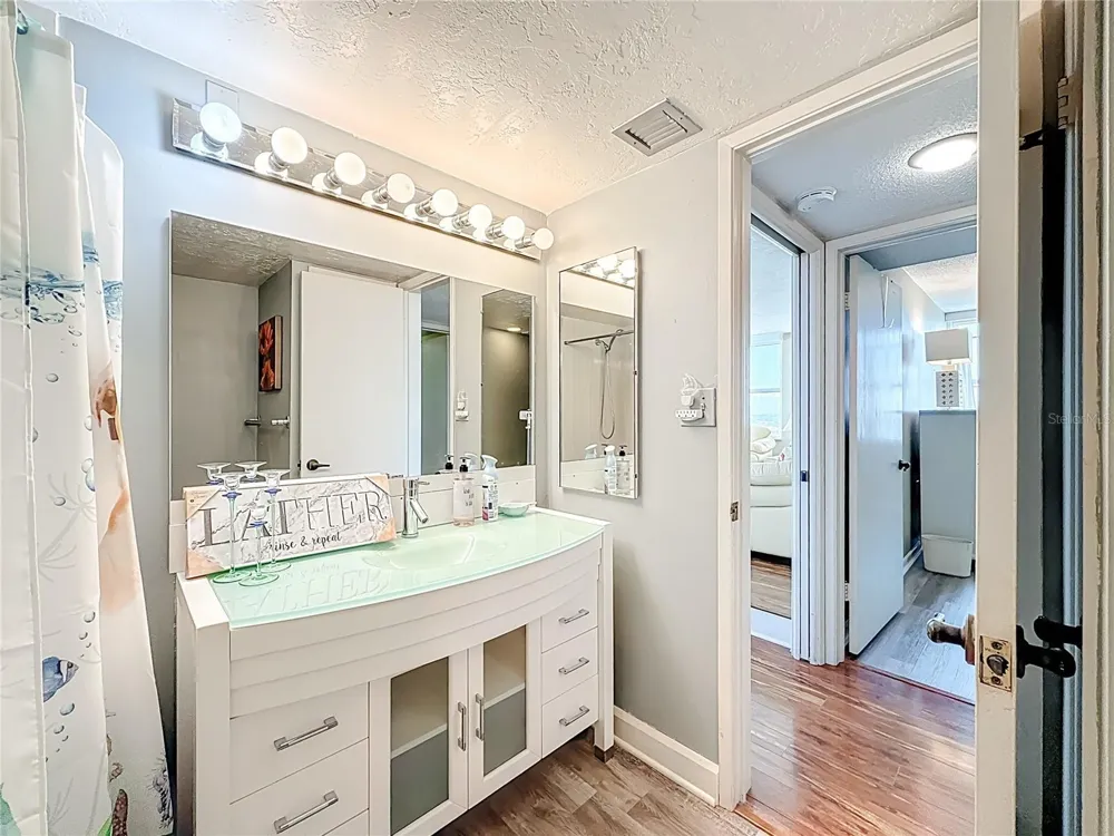 17408 GULF BLVD #1302 Redington Shores, FL 33708