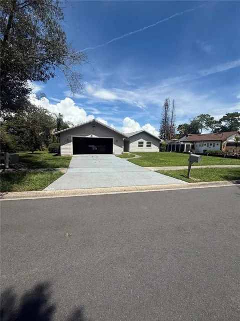 645 DEER RUN COURT