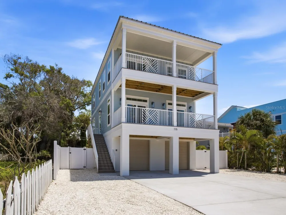 140 92ND AVENUE Treasure Island, FL 33706