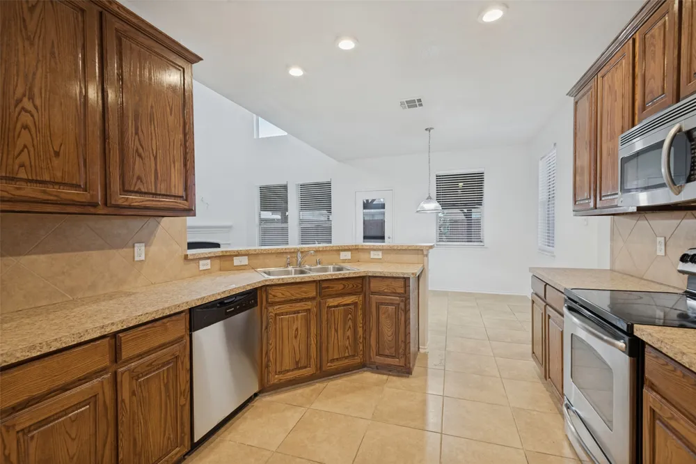 2003 Eagle Lake Drive Forney, TX 75126