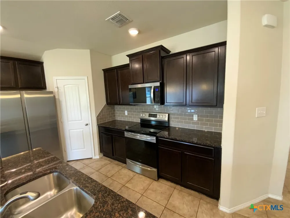5586 Perdita Drive Belton, TX 76513