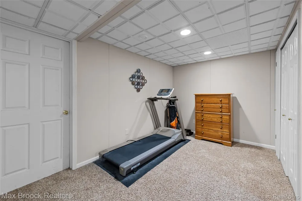 955 Forest Avenue Birmingham City, MI 48009