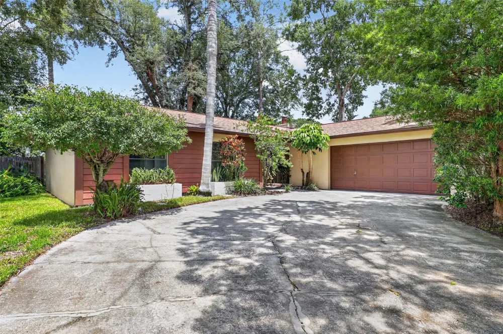 4015 DELLBROOK DRIVE Tampa, FL 33624