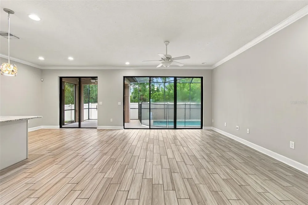 8021 WHITETAIL DEER WAY Tampa, FL 33635