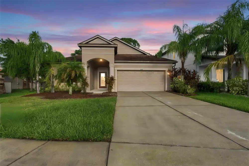 8021 WHITETAIL DEER WAY Tampa, FL 33635
