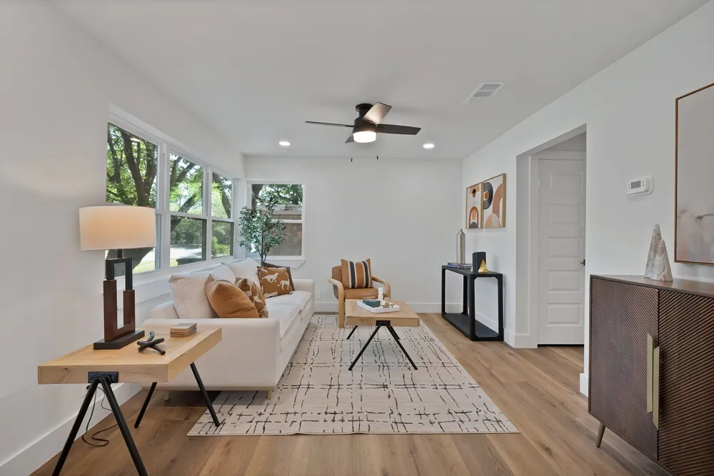 2926 Hillglenn Road Dallas, TX 75228