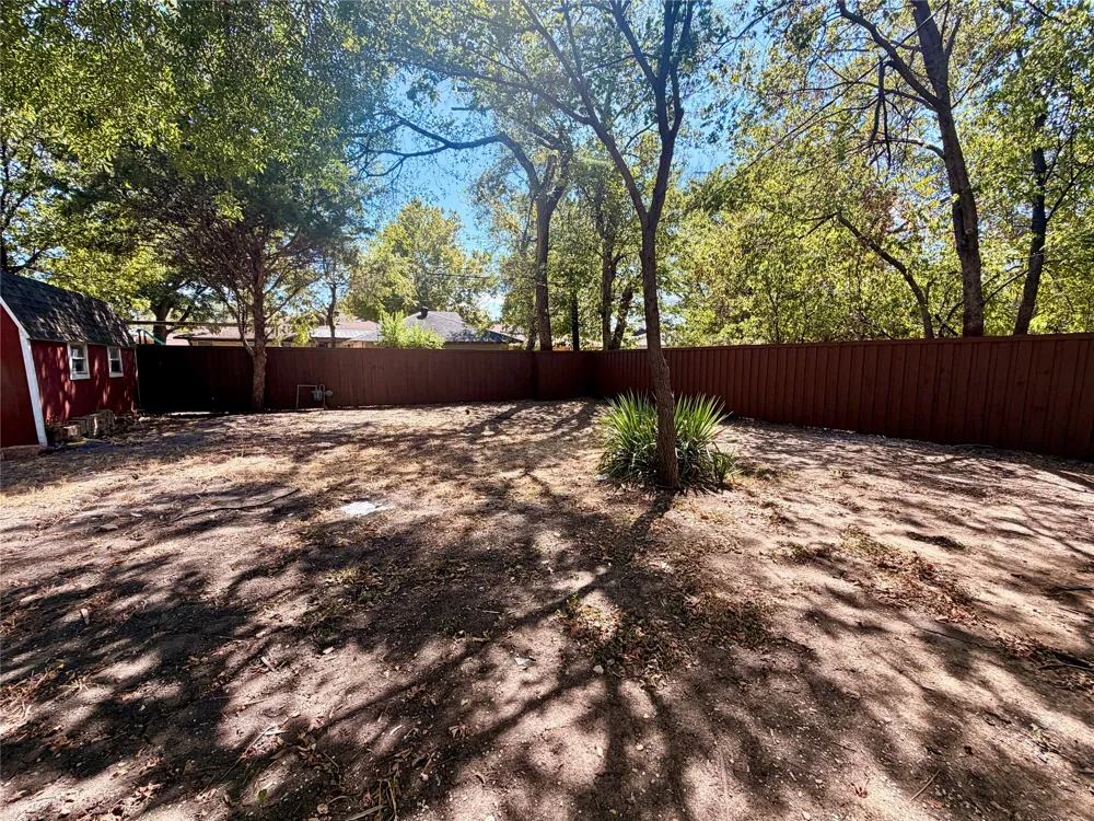 2926 Hillglenn Road Dallas, TX 75228