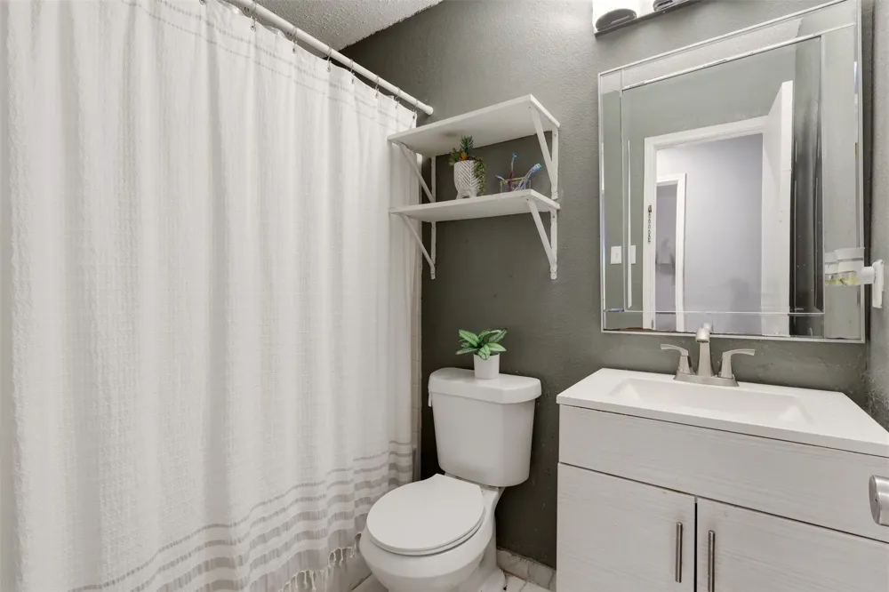 4704 Lizzy Drive Dallas, TX 75211