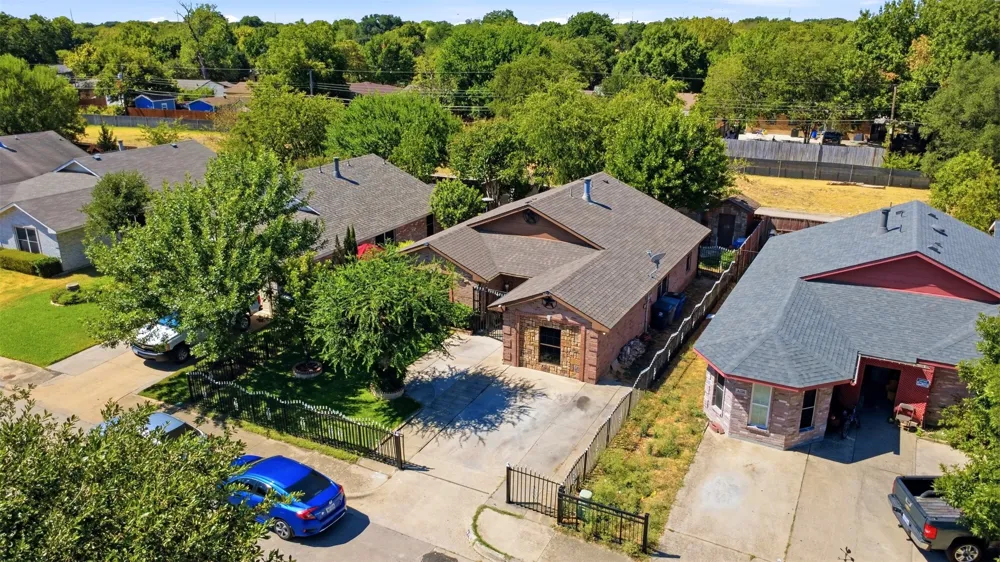 4704 Lizzy Drive Dallas, TX 75211