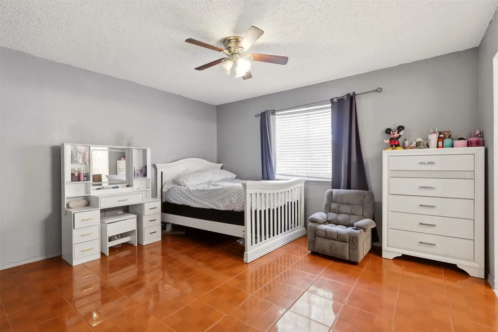 4704 Lizzy Drive Dallas, TX 75211
