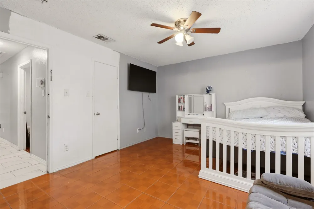 4704 Lizzy Drive Dallas, TX 75211
