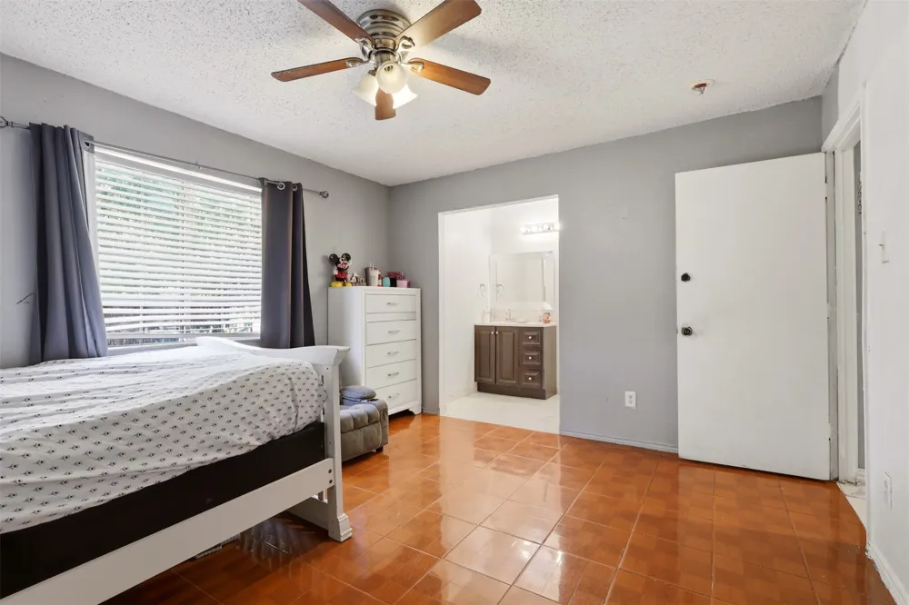 4704 Lizzy Drive Dallas, TX 75211