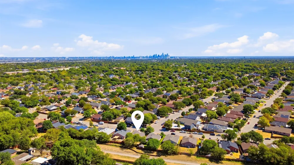 4704 Lizzy Drive Dallas, TX 75211