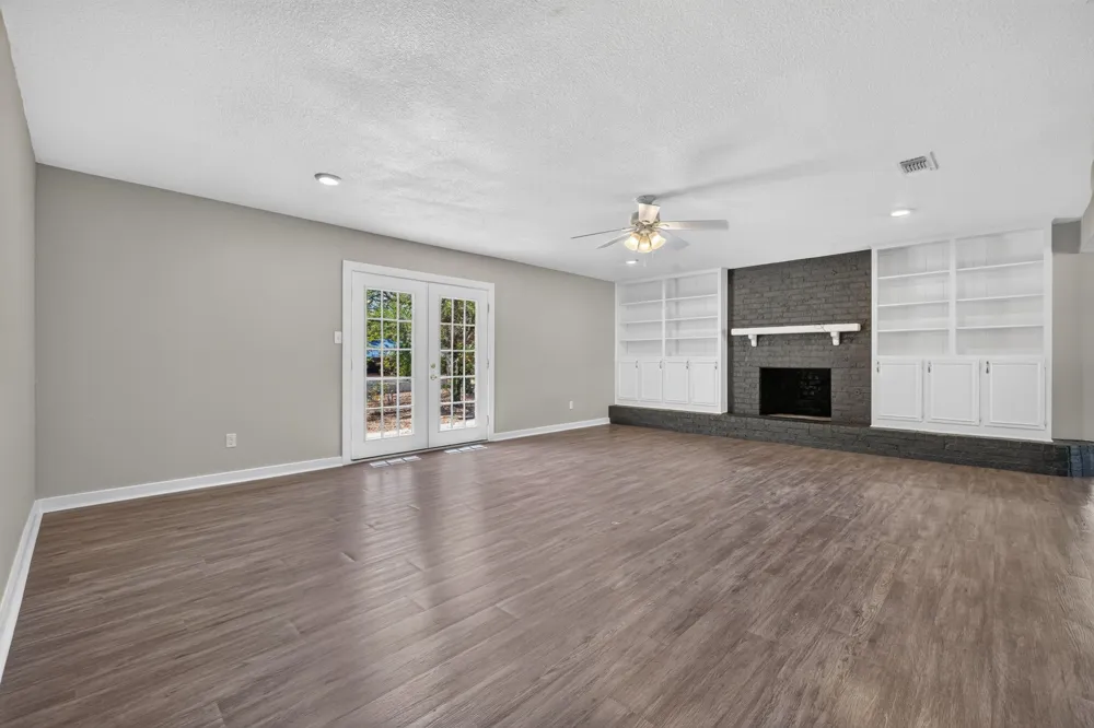 303 32nd Street Mineral Wells, TX 76067