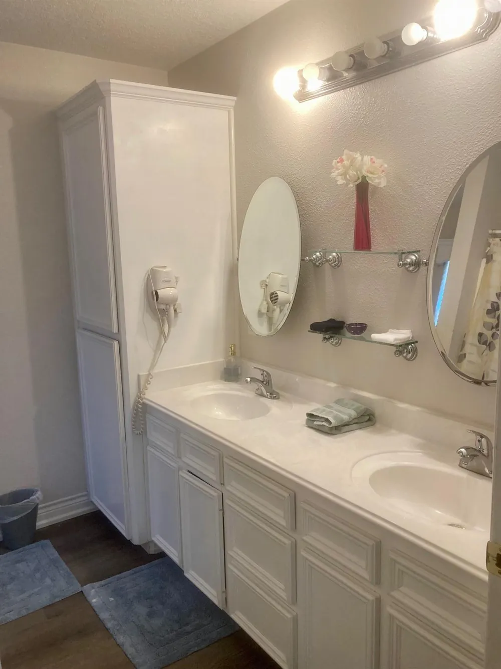 10 Clara Barton Galveston, TX 77551