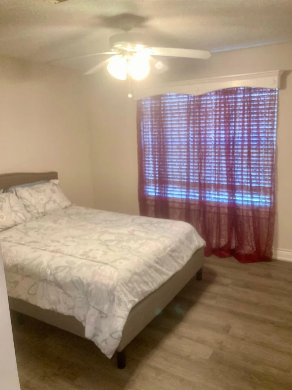 10 Clara Barton Galveston, TX 77551