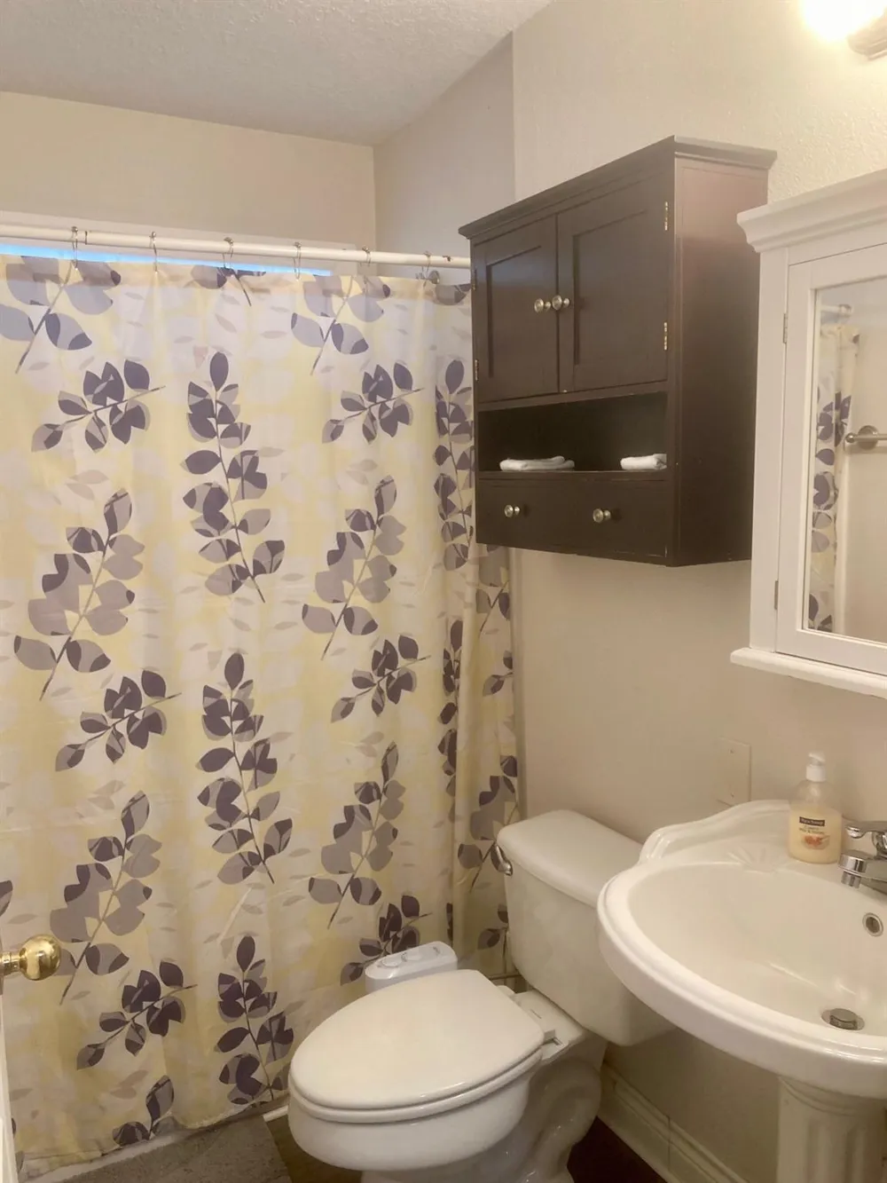 10 Clara Barton Galveston, TX 77551