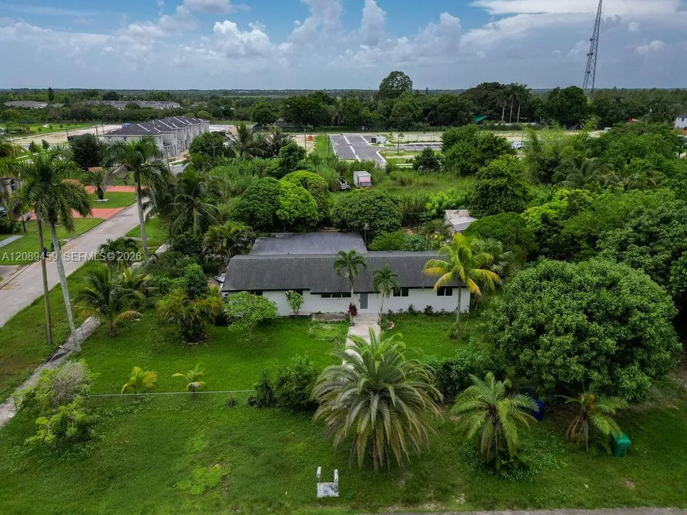 19100 SW 354th St #B Homestead, FL 33034