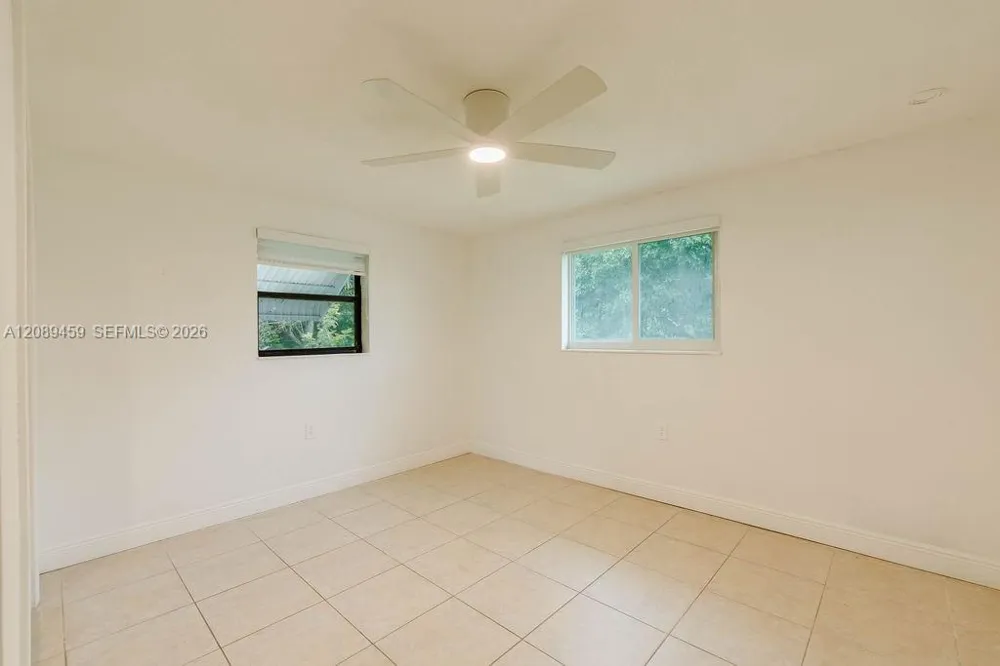 19100 SW 354th St #B Homestead, FL 33034