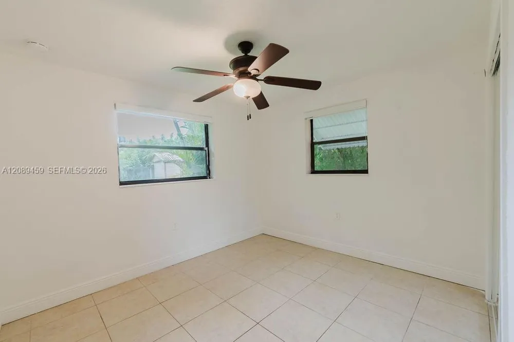 19100 SW 354th St #B Homestead, FL 33034