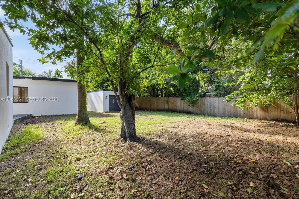 1001 NE 82nd St Miami, FL 33138