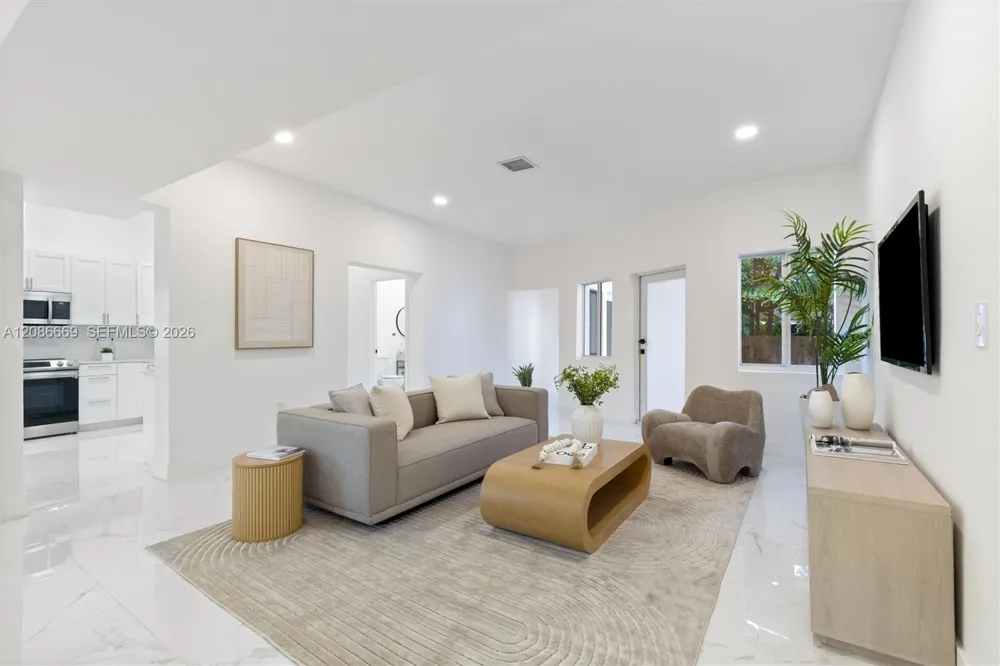 1001 NE 82nd St Miami, FL 33138