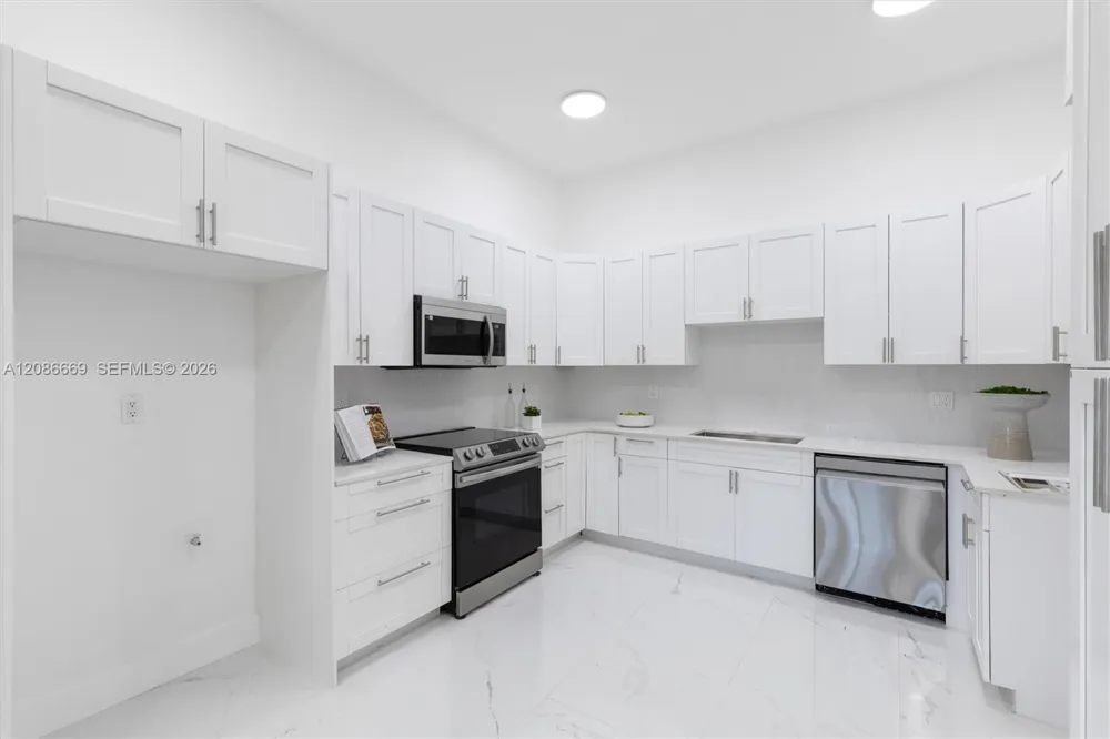 1001 NE 82nd St Miami, FL 33138
