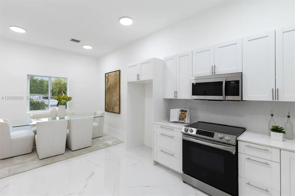 1001 NE 82nd St Miami, FL 33138