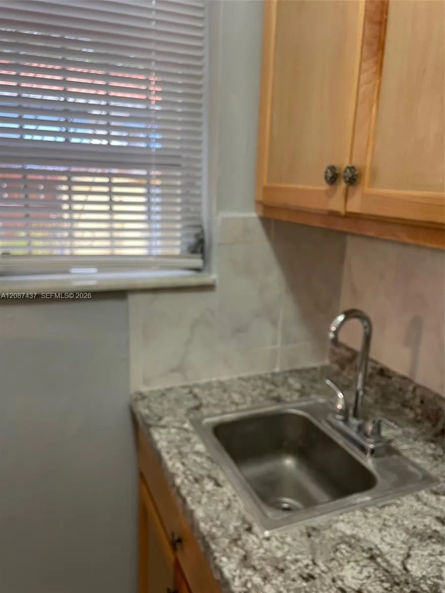 951 SW 9th St #1 Miami, FL 33130