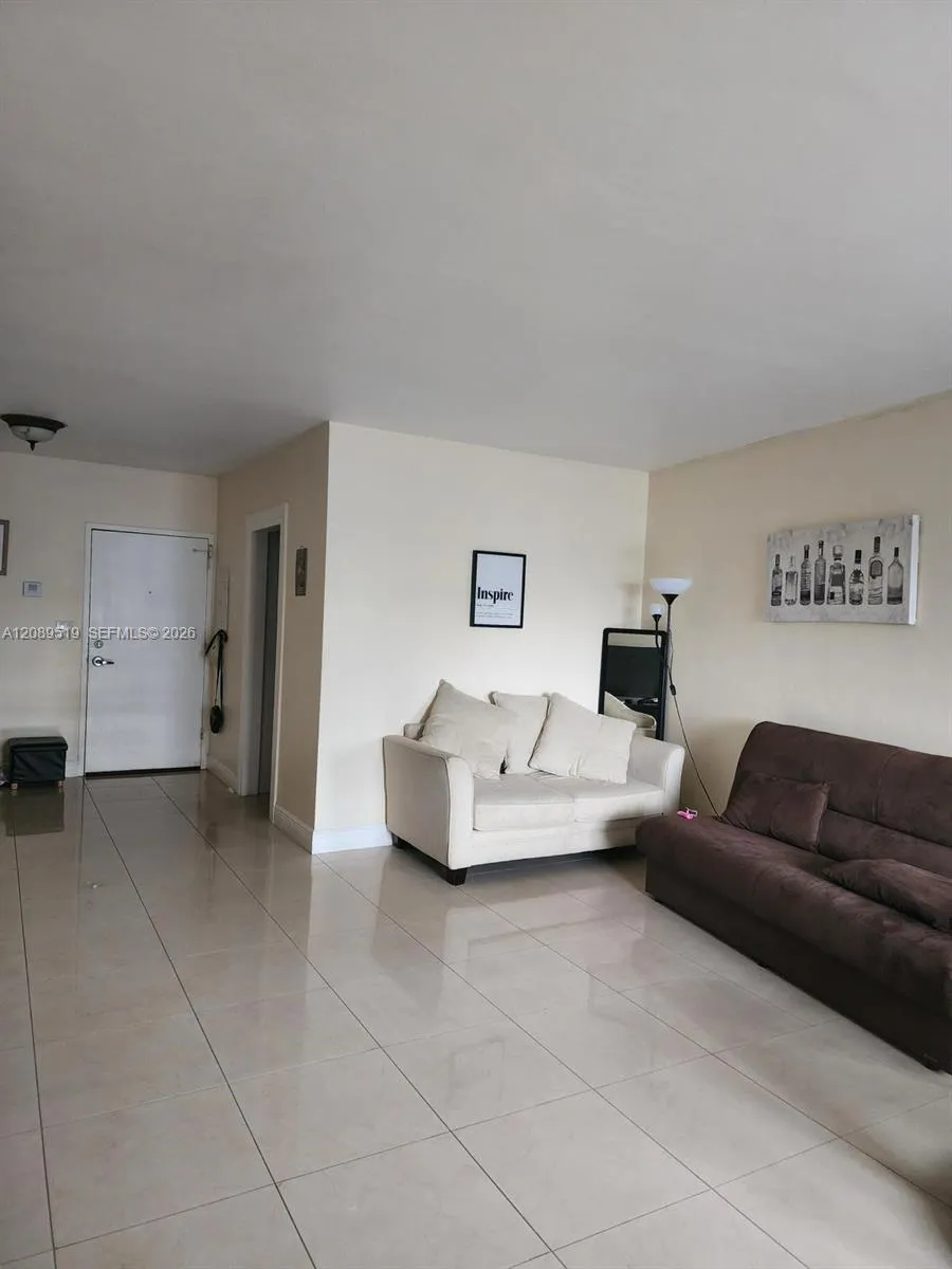 7441 Wayne Ave #3O Miami Beach, FL 33141