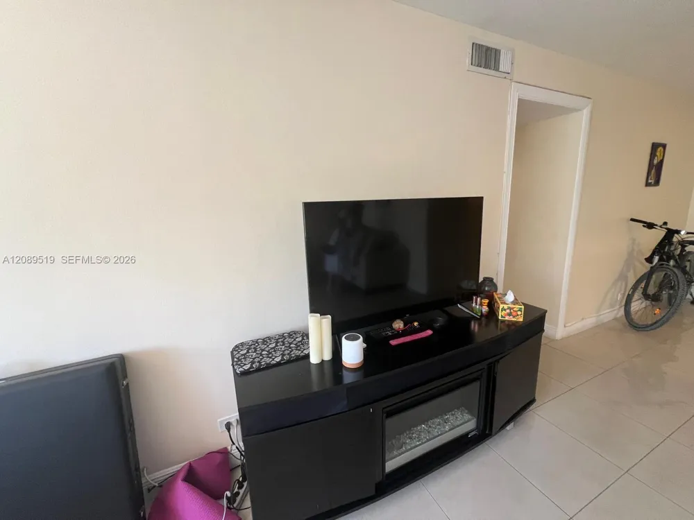 7441 Wayne Ave #3O Miami Beach, FL 33141