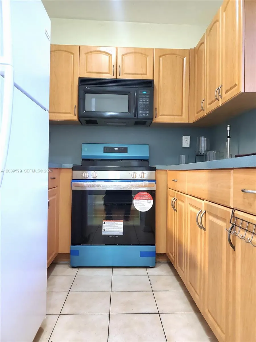10904 SW 2nd St #1R Sweetwater, FL 33174