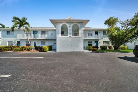 839 SW 48th Terrace #108