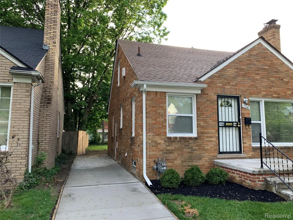 17241 Shaftsbury Avenue Detroit City, MI 48219