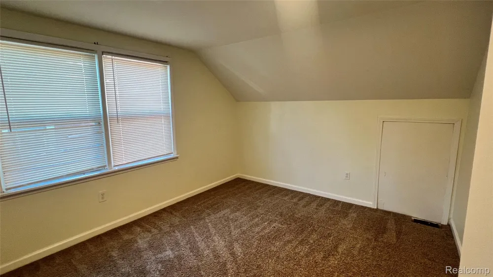 17241 Shaftsbury Avenue Detroit City, MI 48219