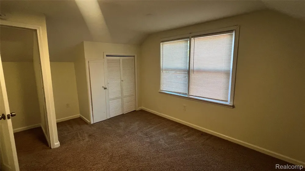 17241 Shaftsbury Avenue Detroit City, MI 48219
