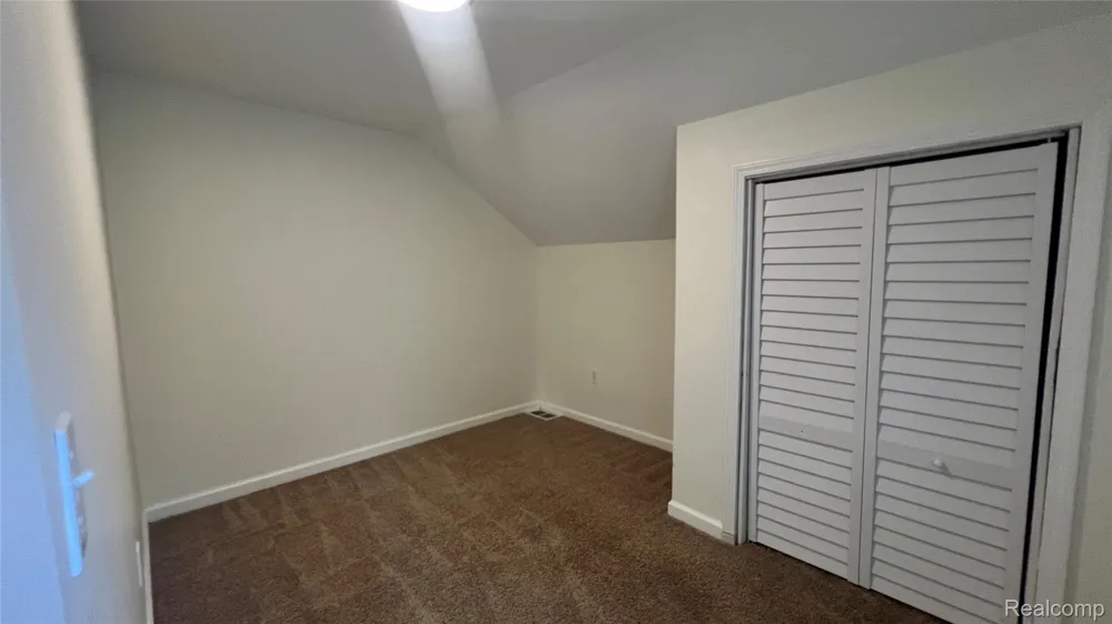 17241 Shaftsbury Avenue Detroit City, MI 48219