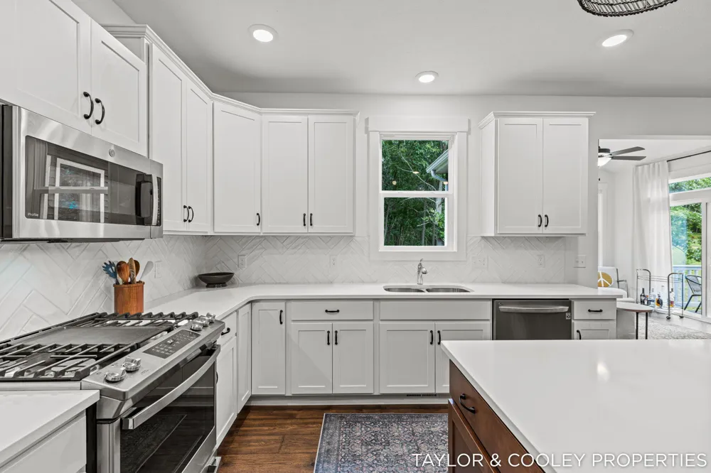 8129 Honeysuckle Hill Court SE Cascade Charter Township, MI 49512