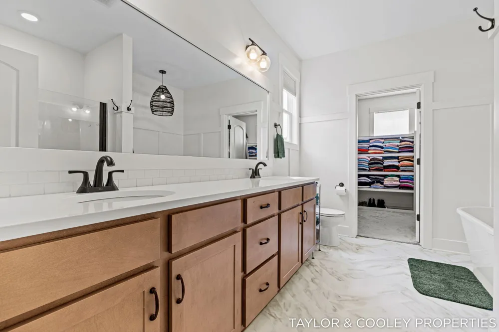 8129 Honeysuckle Hill Court SE Cascade Charter Township, MI 49512
