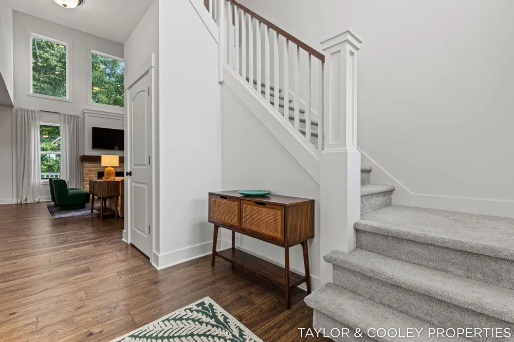 8129 Honeysuckle Hill Court SE Cascade Charter Township, MI 49512