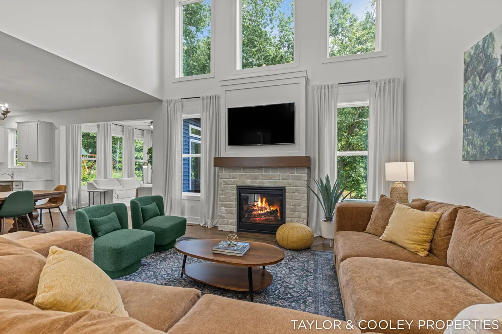 8129 Honeysuckle Hill Court SE Cascade Charter Township, MI 49512