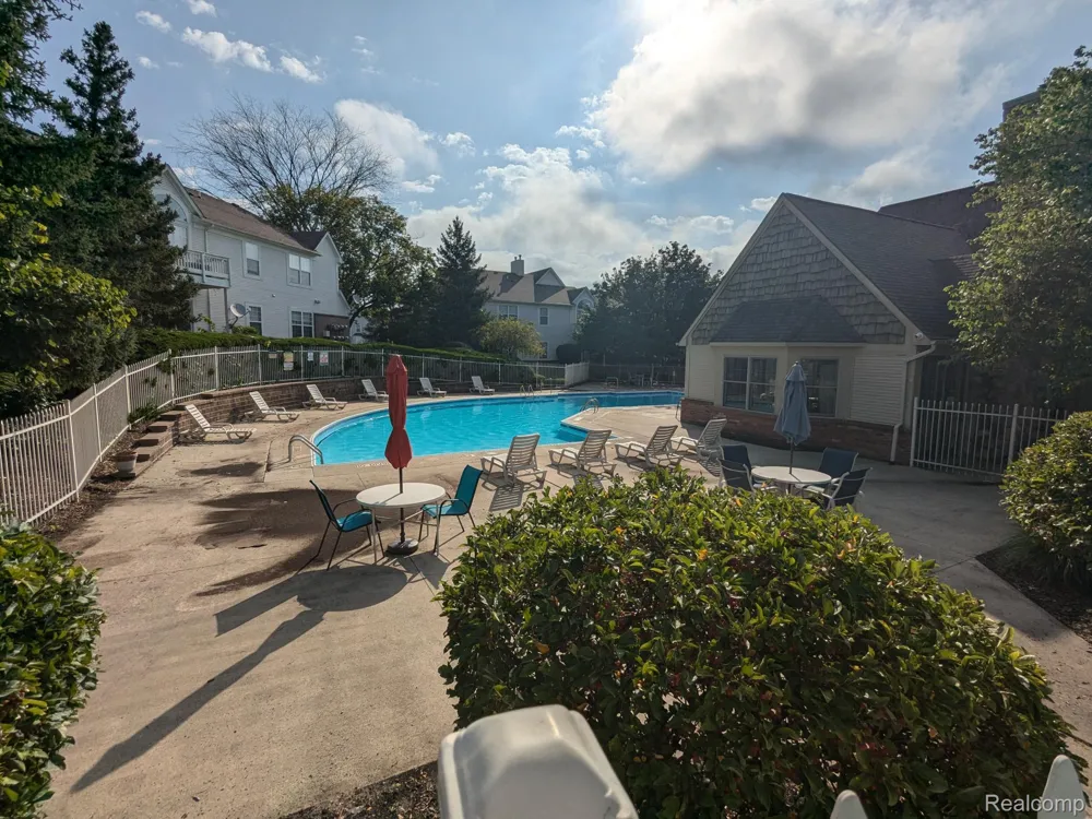 205 Maplewood Court South Lyon City, MI 48178